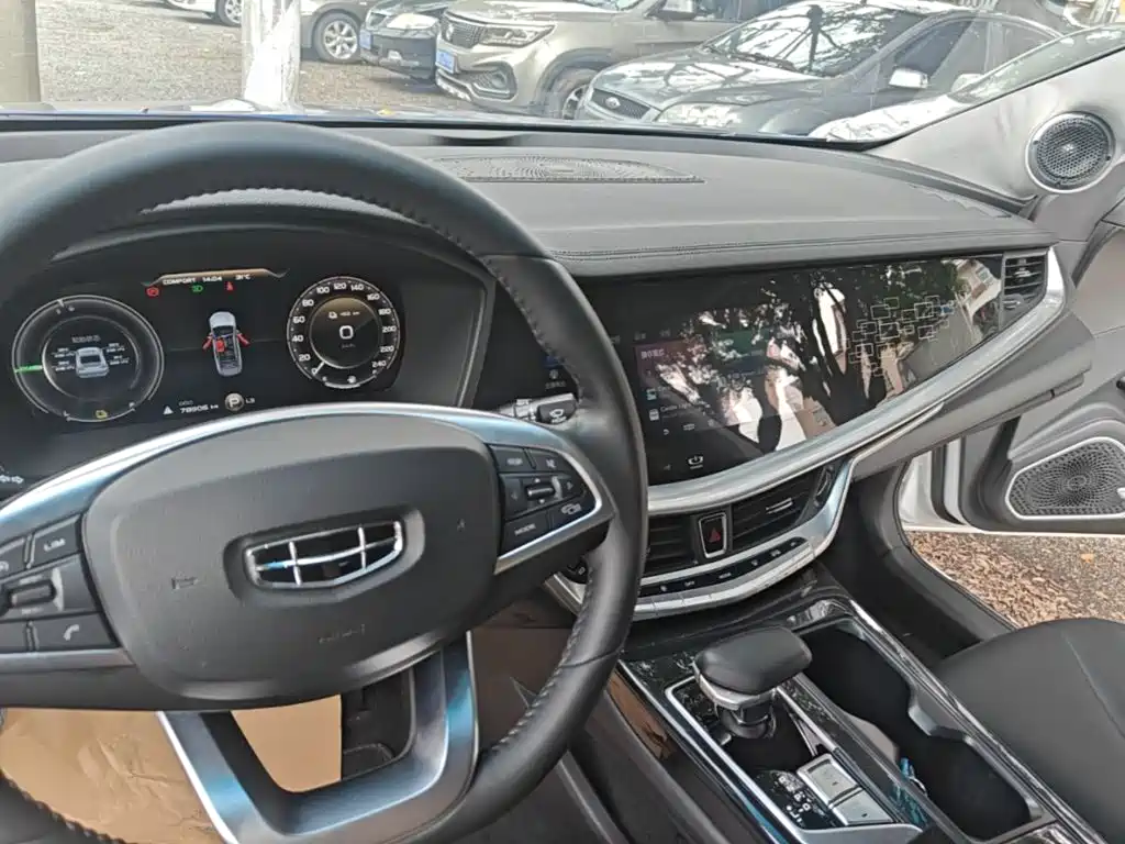 Geely Borui Hybrid — миниатюра 10
