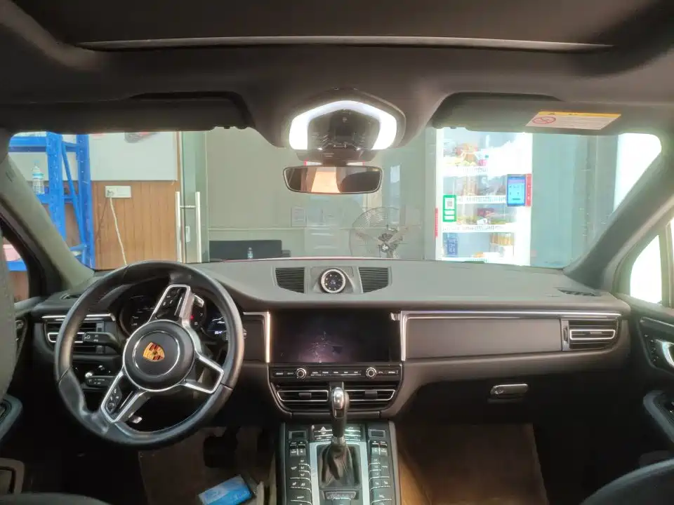Porsche Macan — миниатюра 4