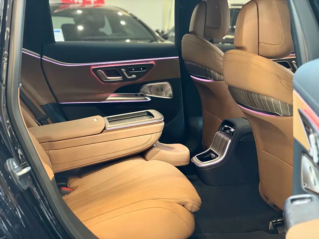 Mercedes-Benz E-Class — миниатюра 10