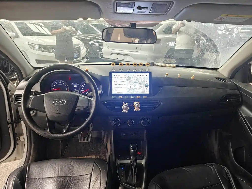 Hyundai Elantra — миниатюра 6