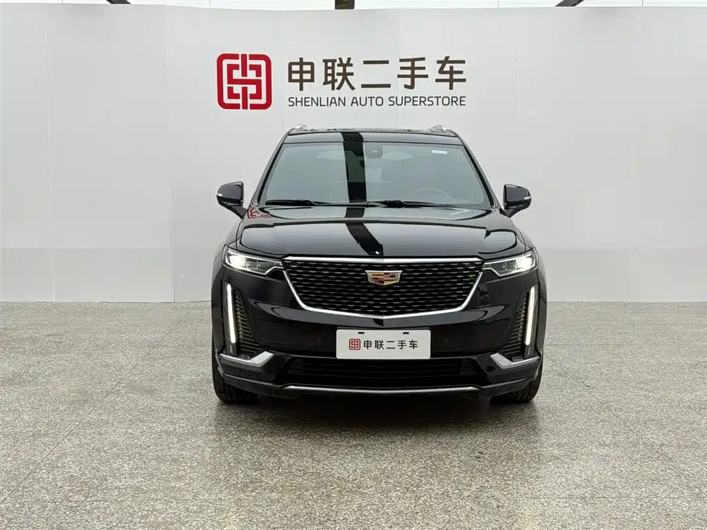 CADILLAC  XT6