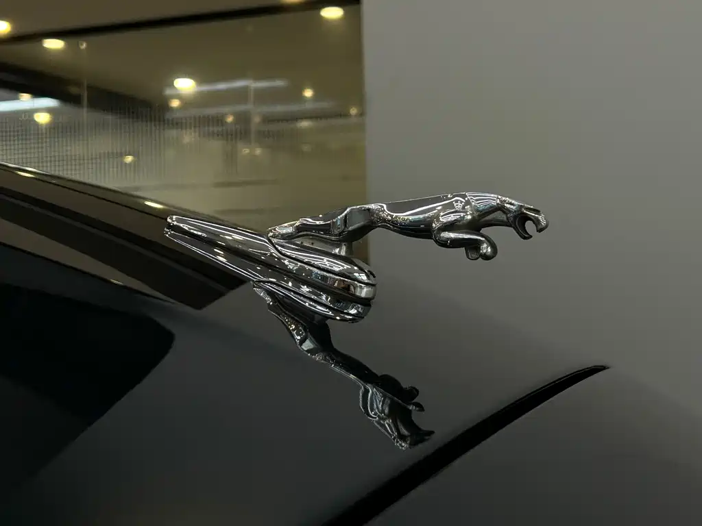 Jaguar XJ — миниатюра 6