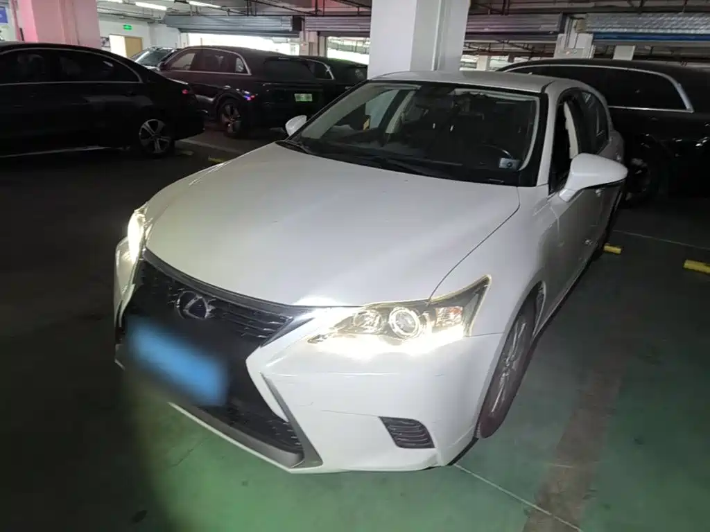 Lexus CT — миниатюра 2