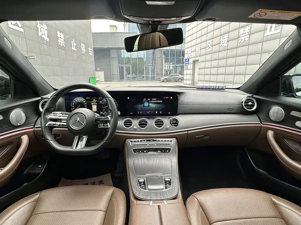 Mercedes-Benz E-Class — миниатюра 6