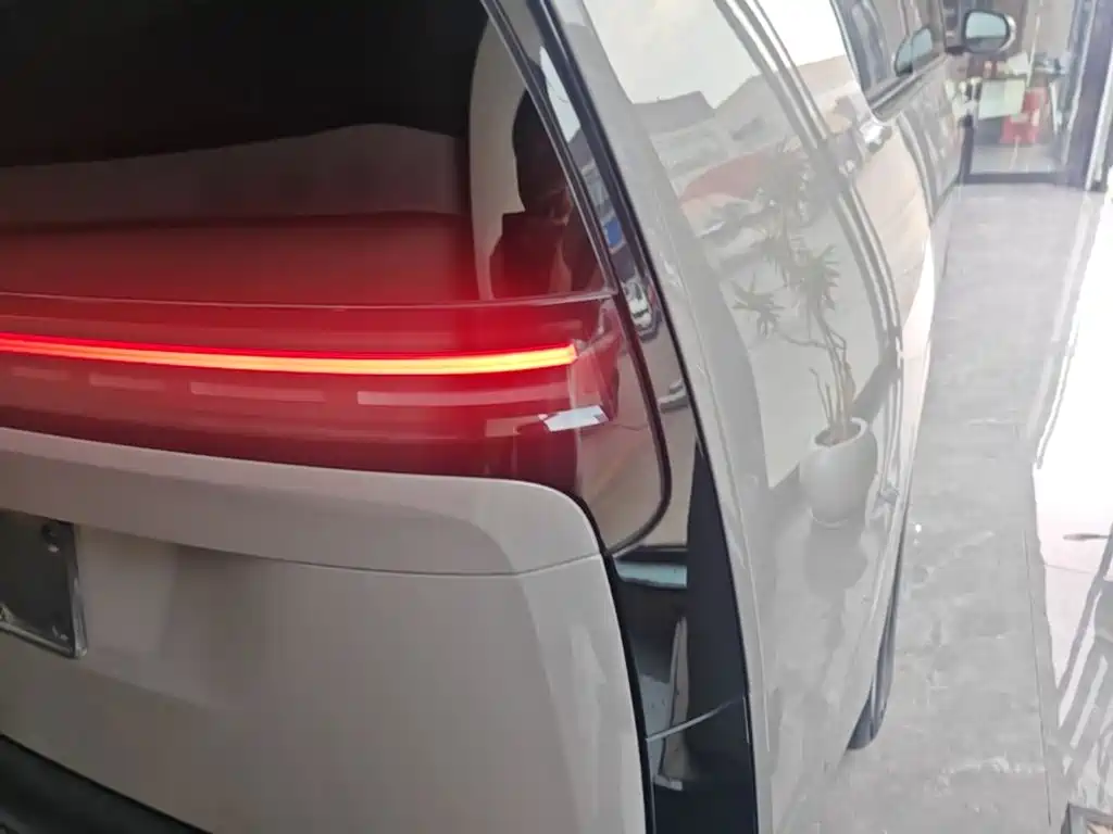 Li Auto Li MEGA — миниатюра 8