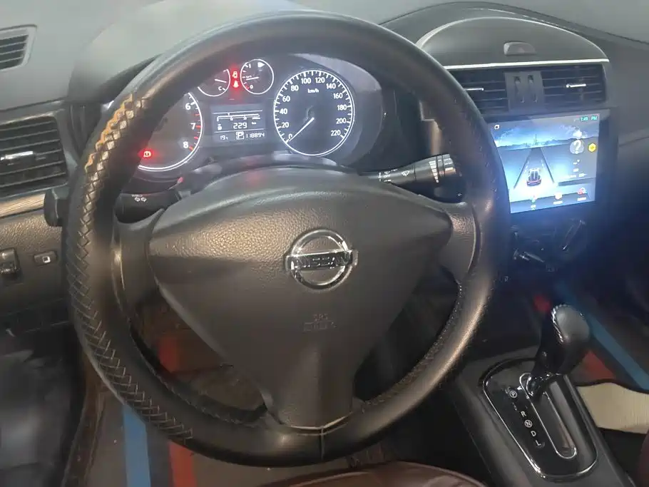 Nissan Tiida — миниатюра 15