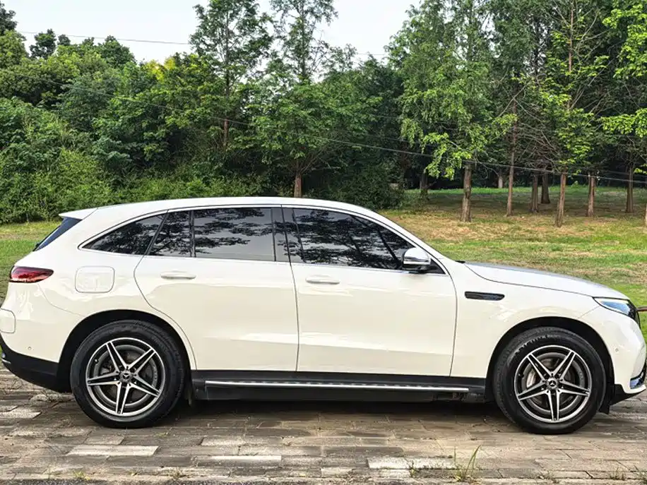 Mercedes-Benz EQC — миниатюра 6