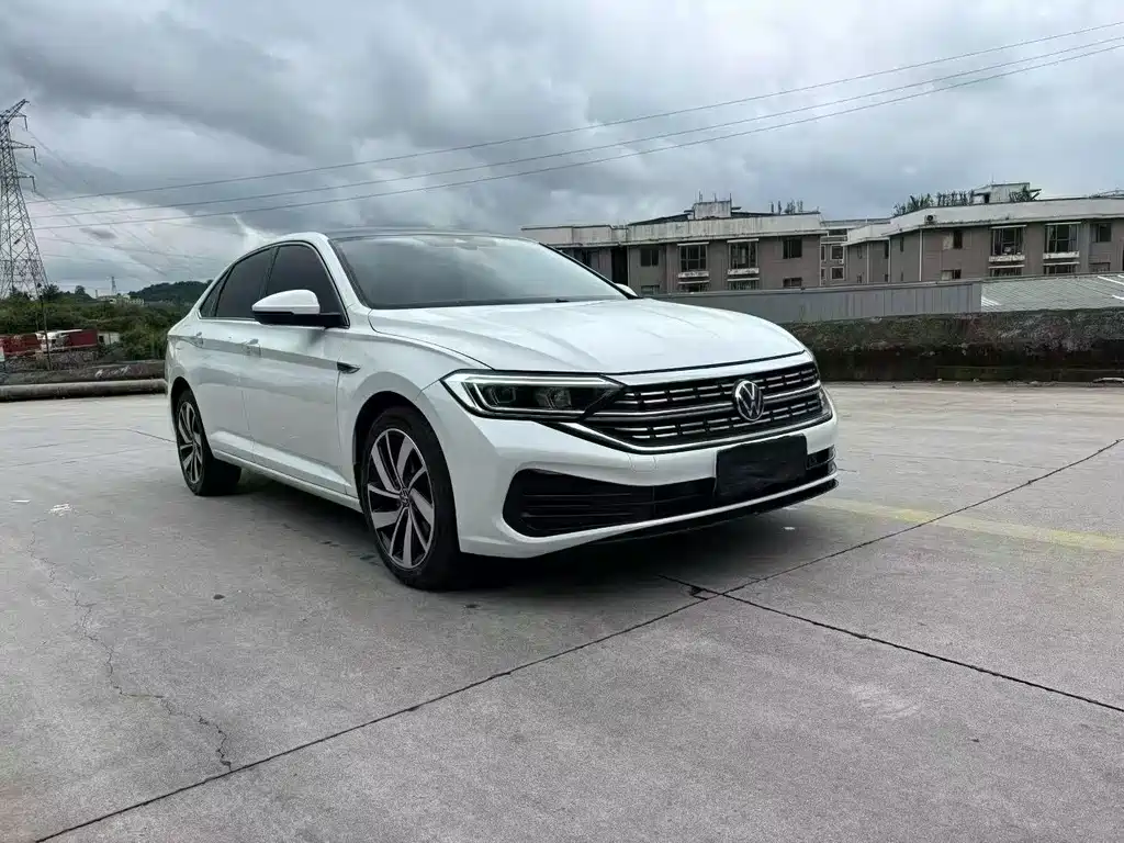 Купить Volkswagen Sagitar