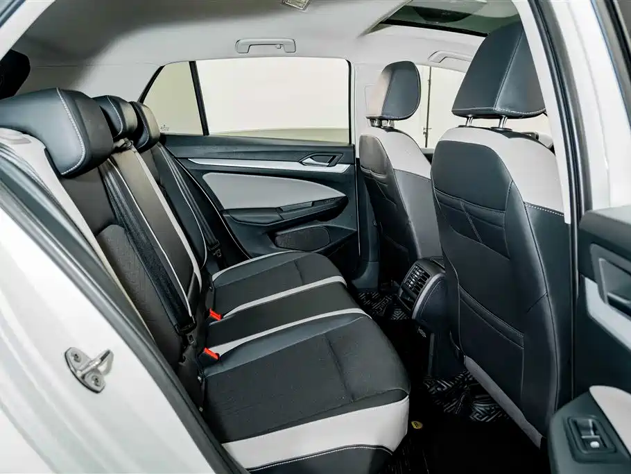 Volkswagen Golf — миниатюра 20