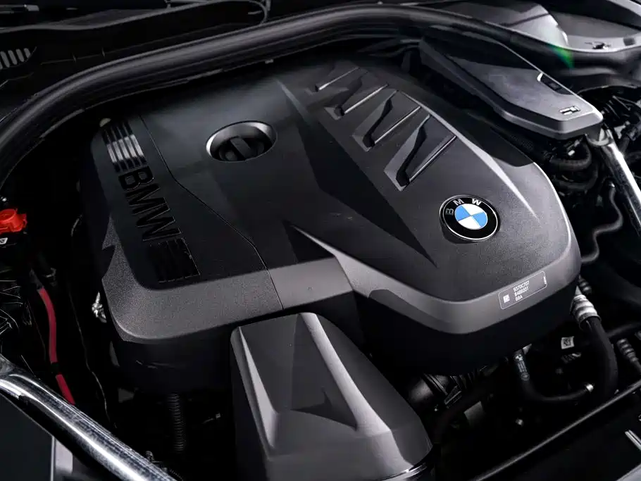 BMW 5 Series — миниатюра 12