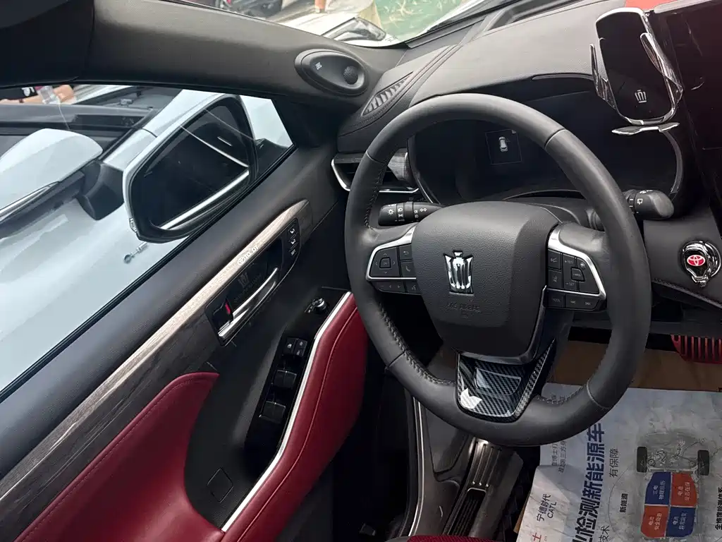 Toyota Crown Kluger — миниатюра 7