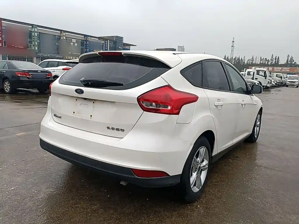 Ford Focus — миниатюра 7