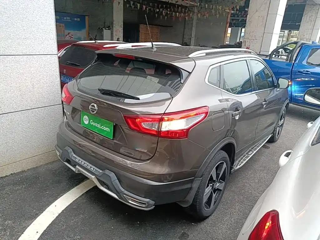 Nissan Qashqai — миниатюра 7