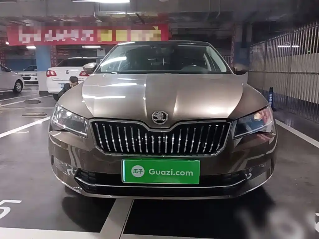 Skoda Superb — миниатюра 3