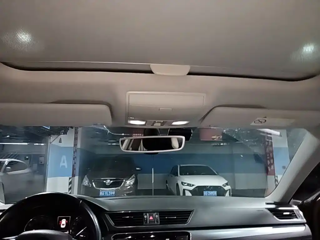 Skoda Superb — миниатюра 18