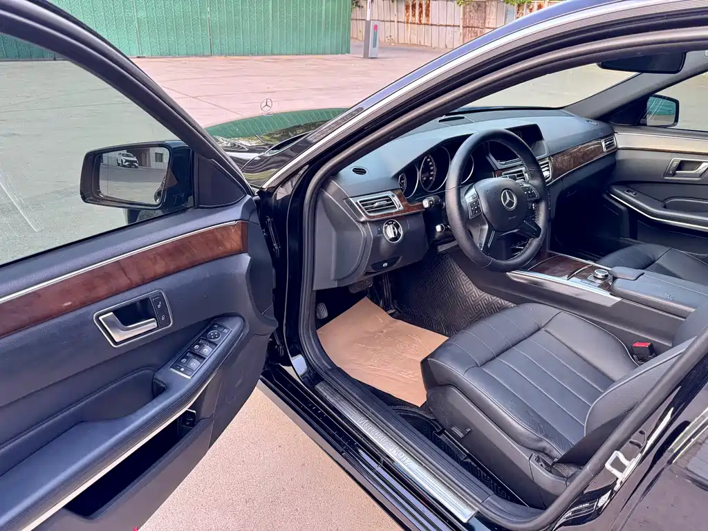 Mercedes-Benz E-Class — миниатюра 9