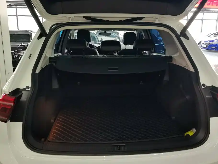 Volkswagen Tiguan L — миниатюра 4