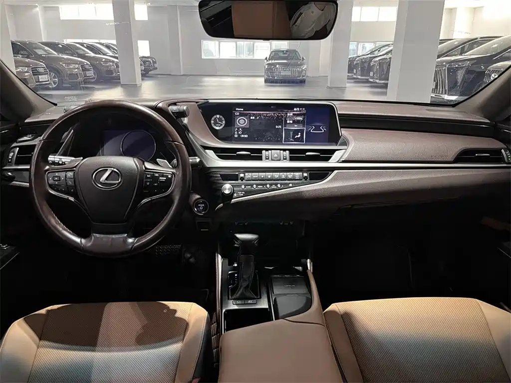 Lexus ES — миниатюра 6