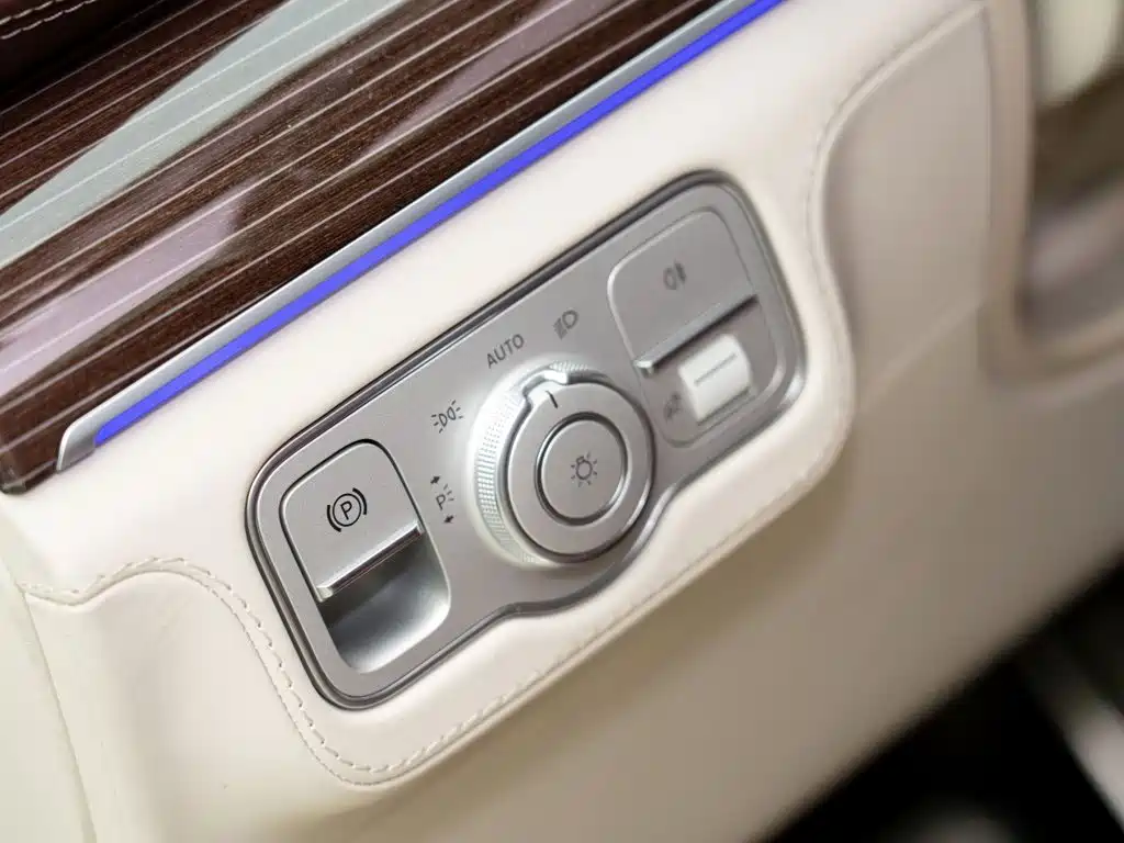 Mercedes-Benz GLS — миниатюра 10