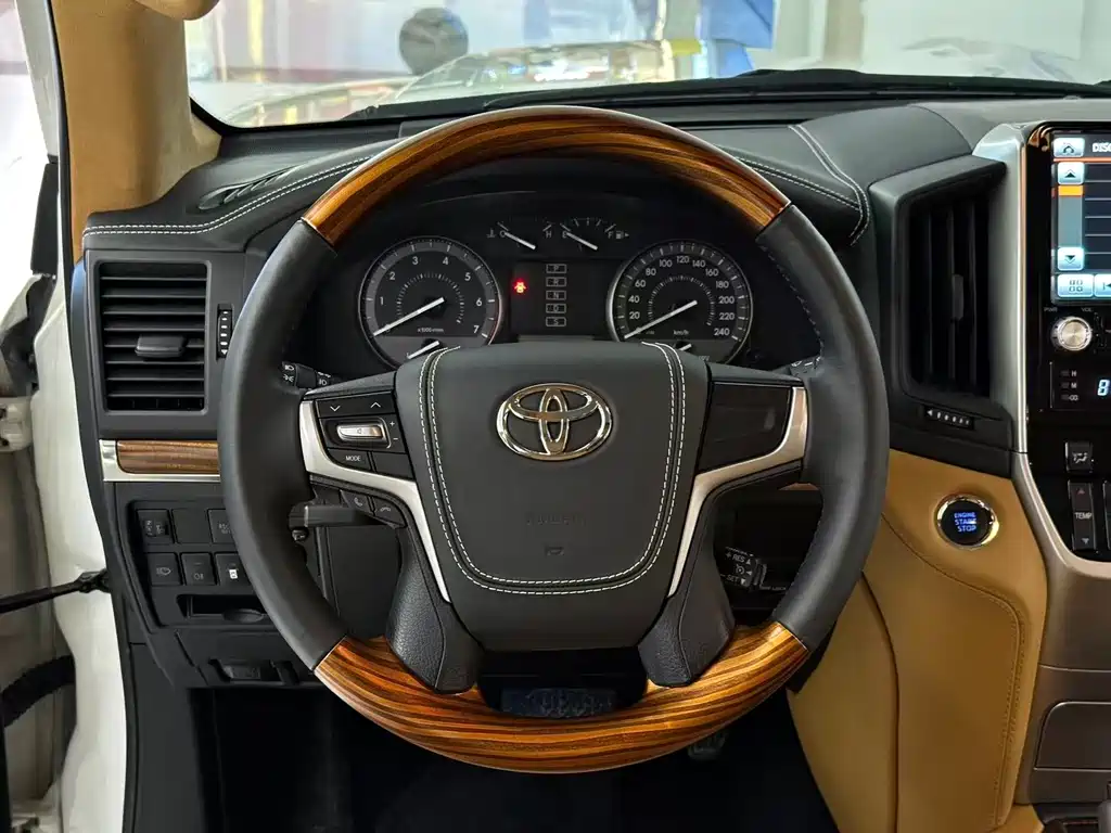 Toyota Land Cruiser — миниатюра 17