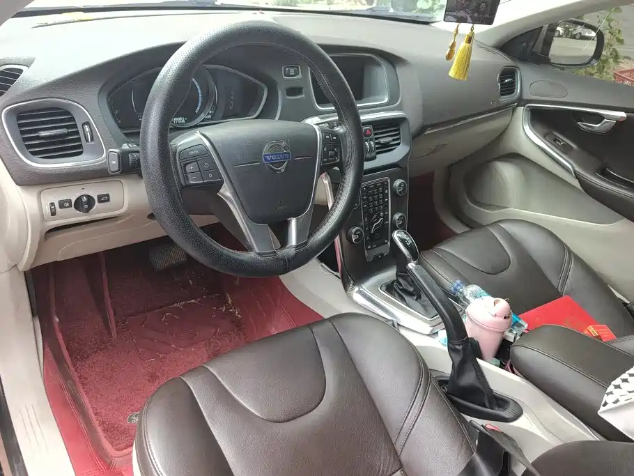 Volvo V40 — миниатюра 12