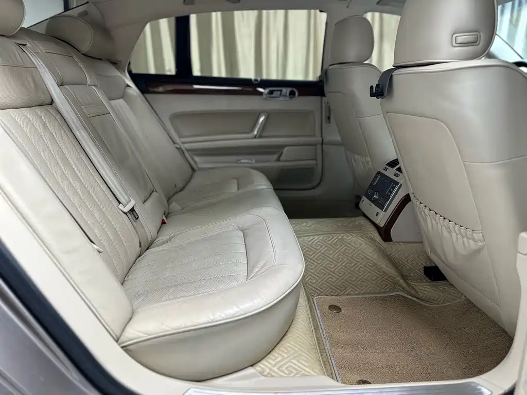 Volkswagen Phaeton — миниатюра 10