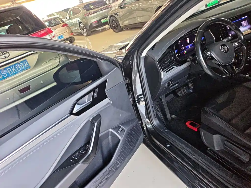 Volkswagen Sagitar — миниатюра 12
