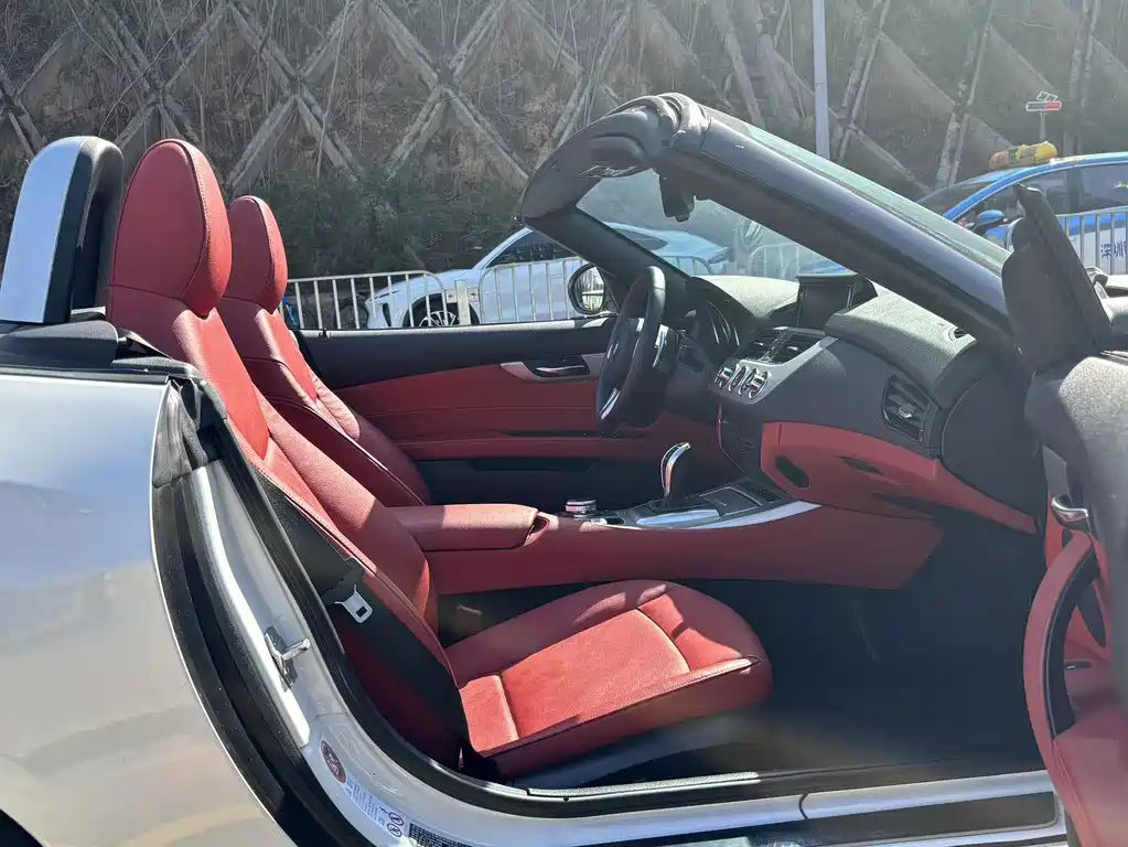 BMW Z4 — миниатюра 6
