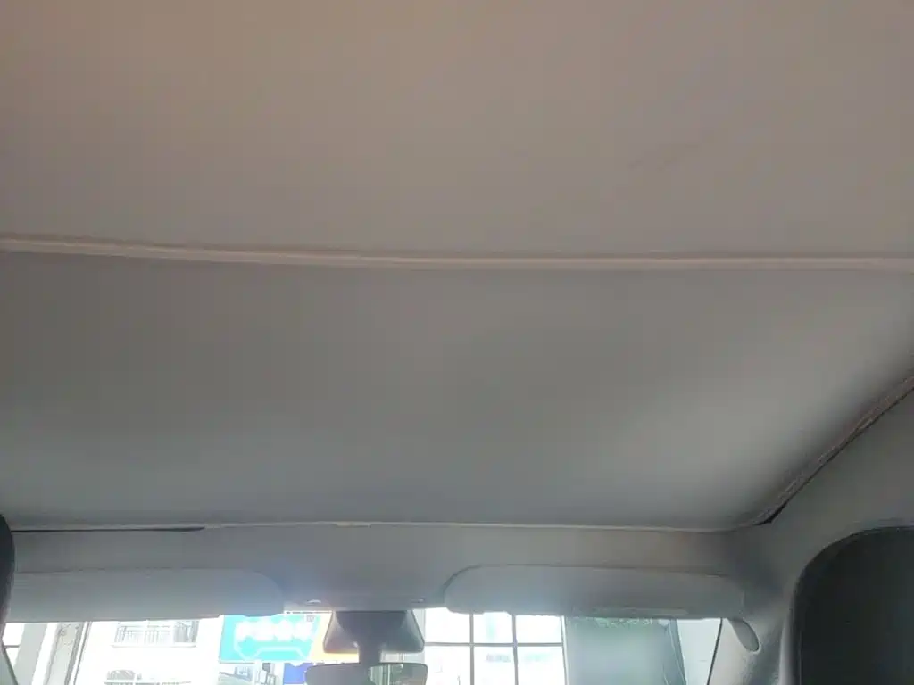 Tesla Model Y — миниатюра 18