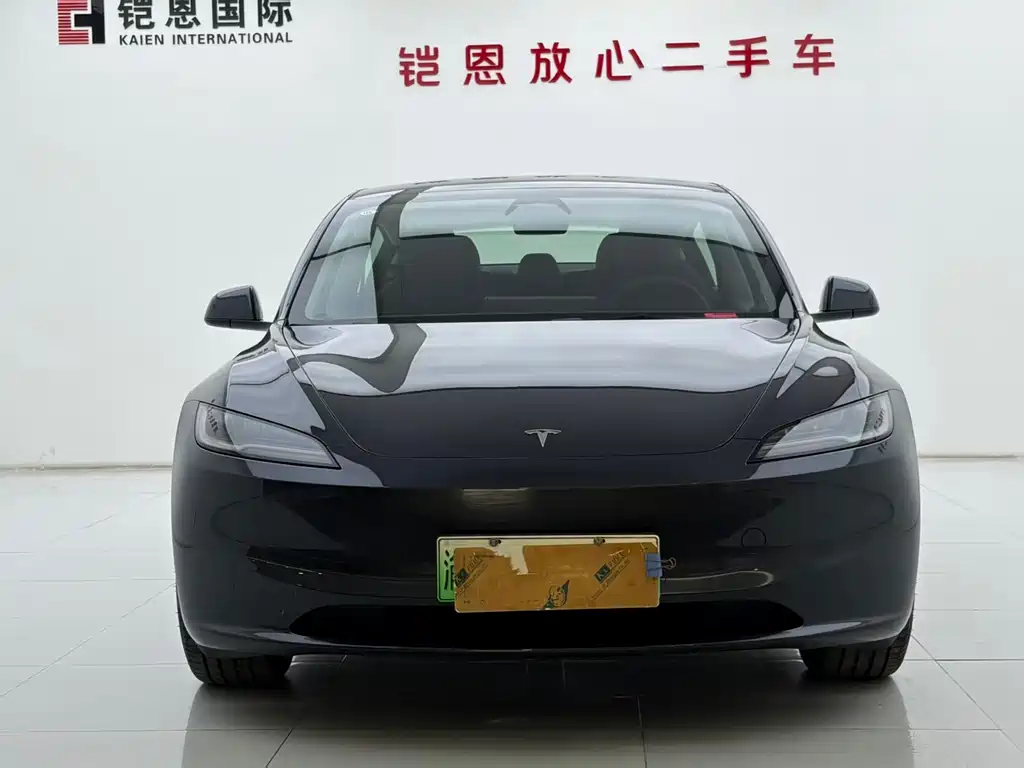 Tesla Model 3 — миниатюра 2