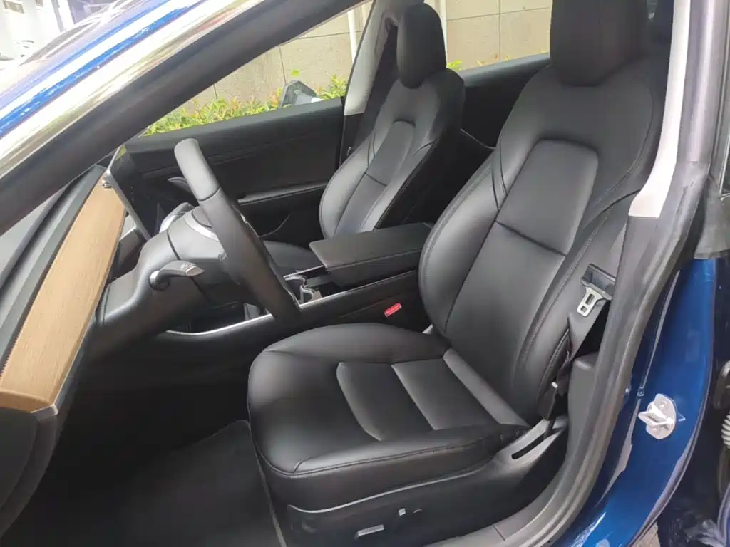 Tesla Model 3 — миниатюра 15