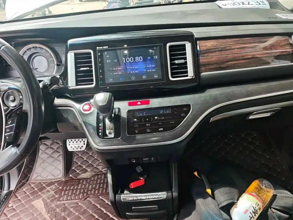 Honda Elysion — миниатюра 13
