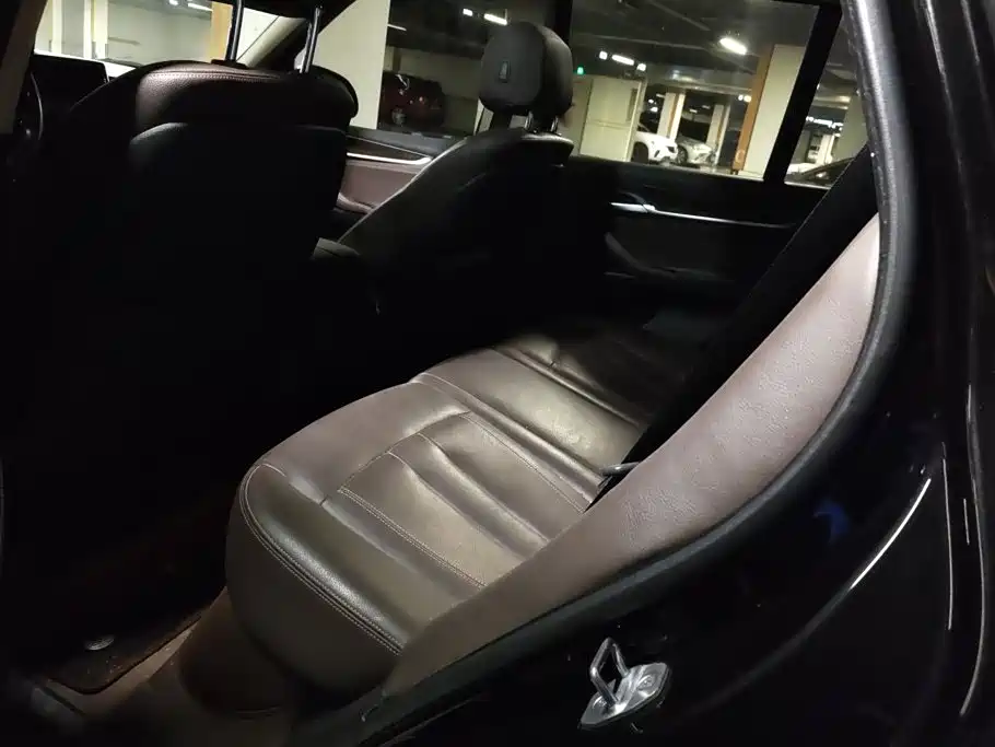BMW X5 (Import) — миниатюра 11