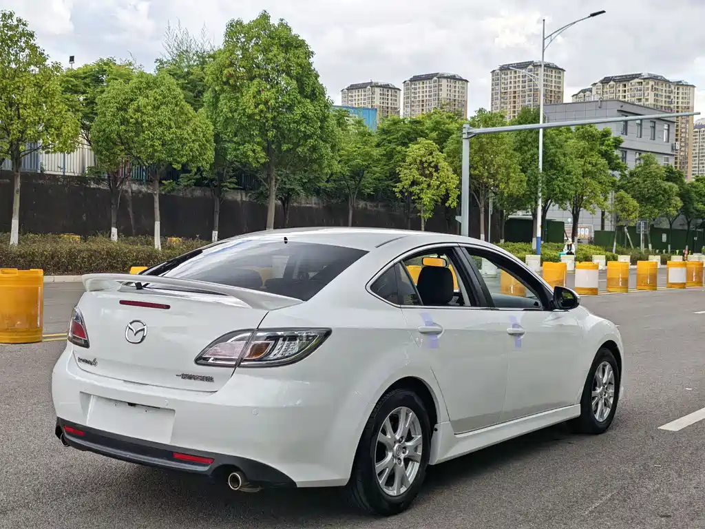 Mazda Ruiyi 2012 2.0L AT Luxury