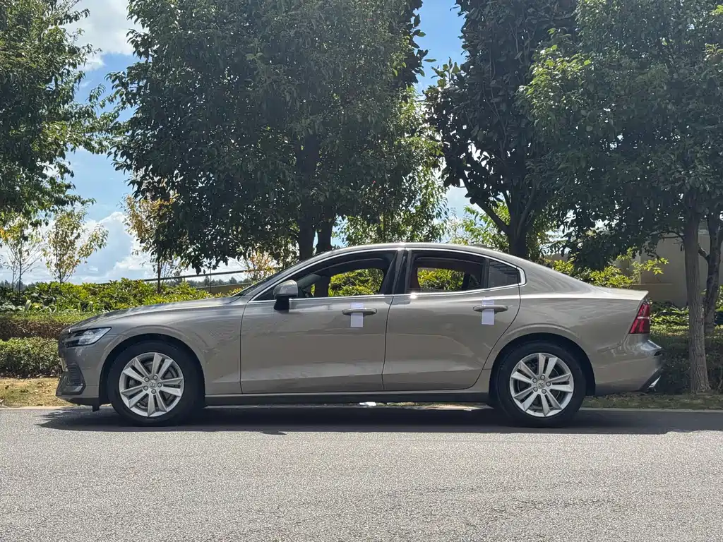 Volvo S60 — миниатюра 6