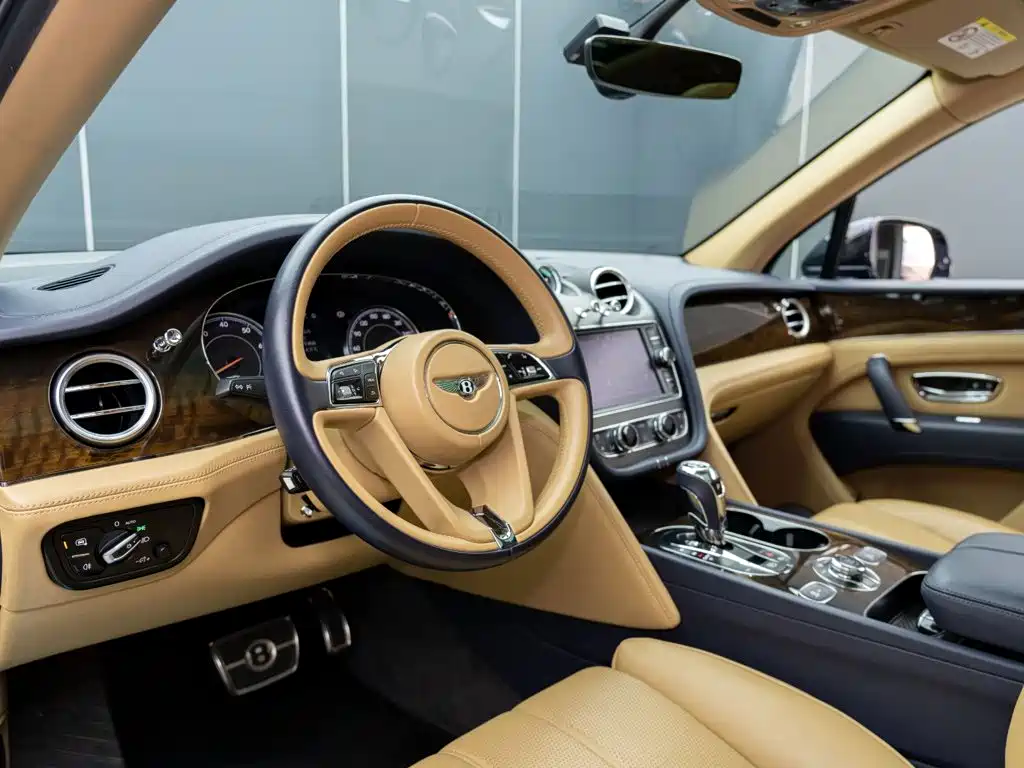 Bentley Bentayga — миниатюра 9