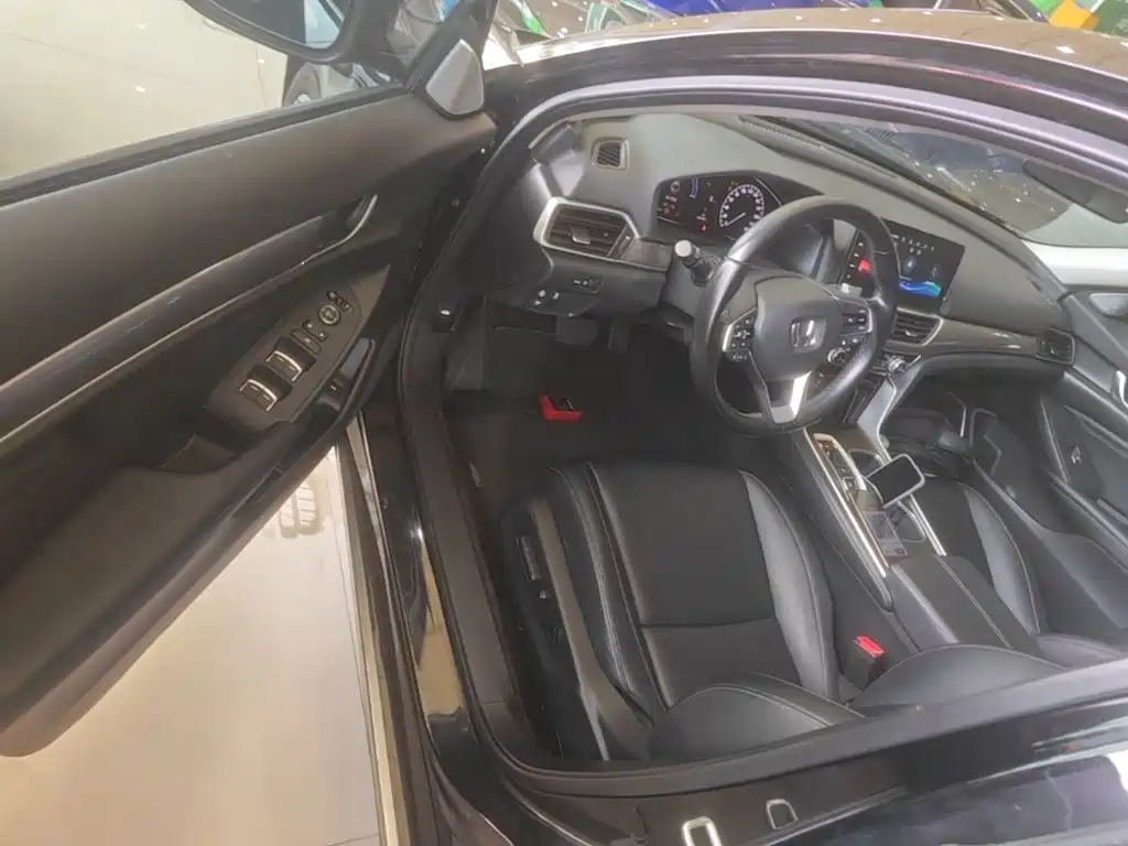Honda Accord — миниатюра 16