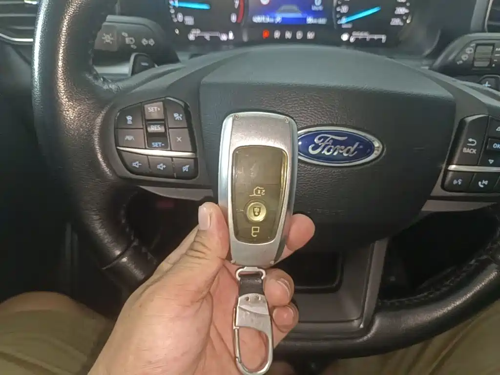 Ford Explorer — миниатюра 9