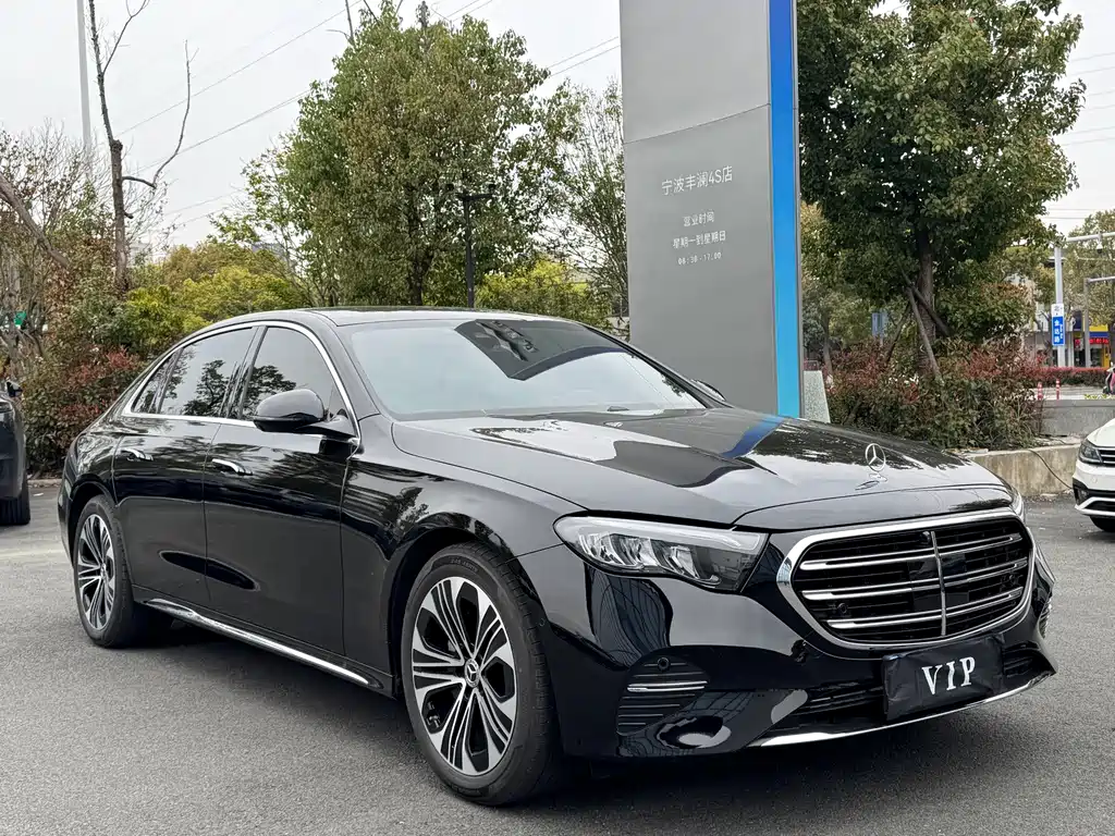 Mercedes-Benz E-Class — миниатюра 3