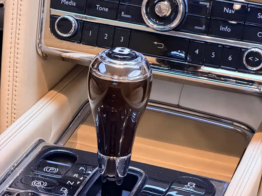 Bentley Mulsanne — миниатюра 23