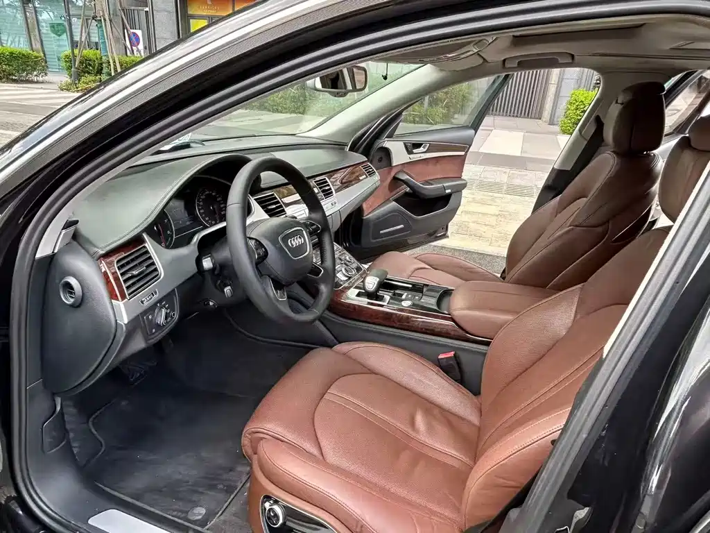 Audi A8 — миниатюра 4