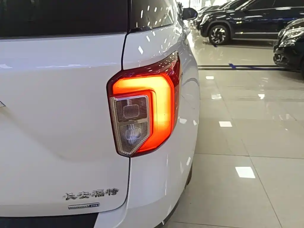 Ford Explorer — миниатюра 8