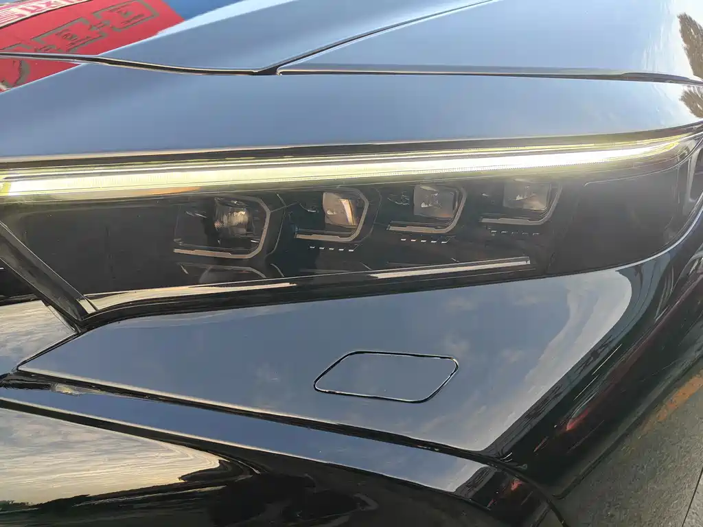 TOYOTA CROWN SPORTCROSS