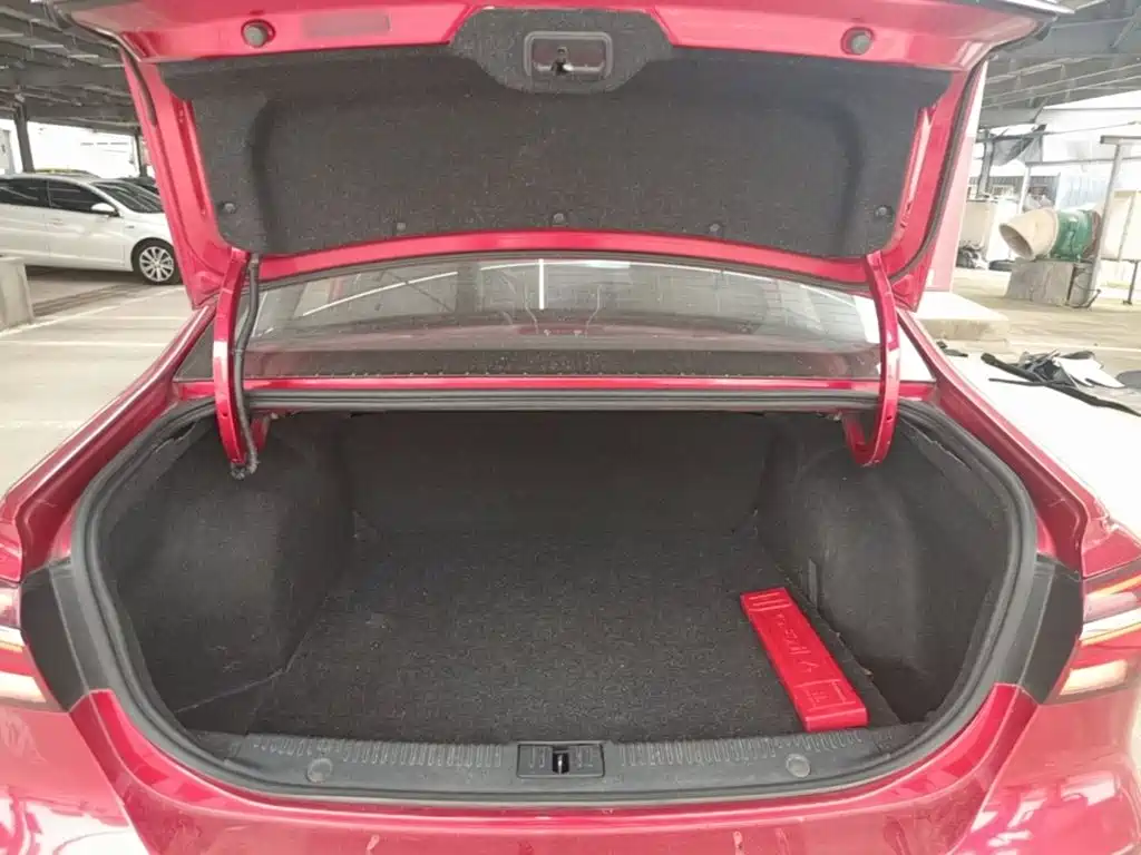 Roewe i6 Classic — миниатюра 19