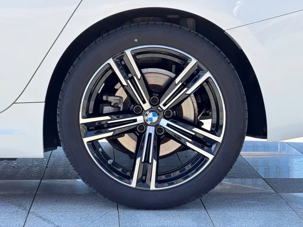 BMW 3 Series — миниатюра 8