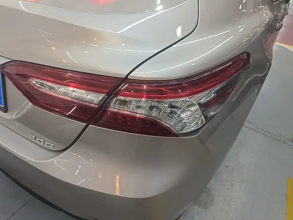 Toyota Camry — миниатюра 8