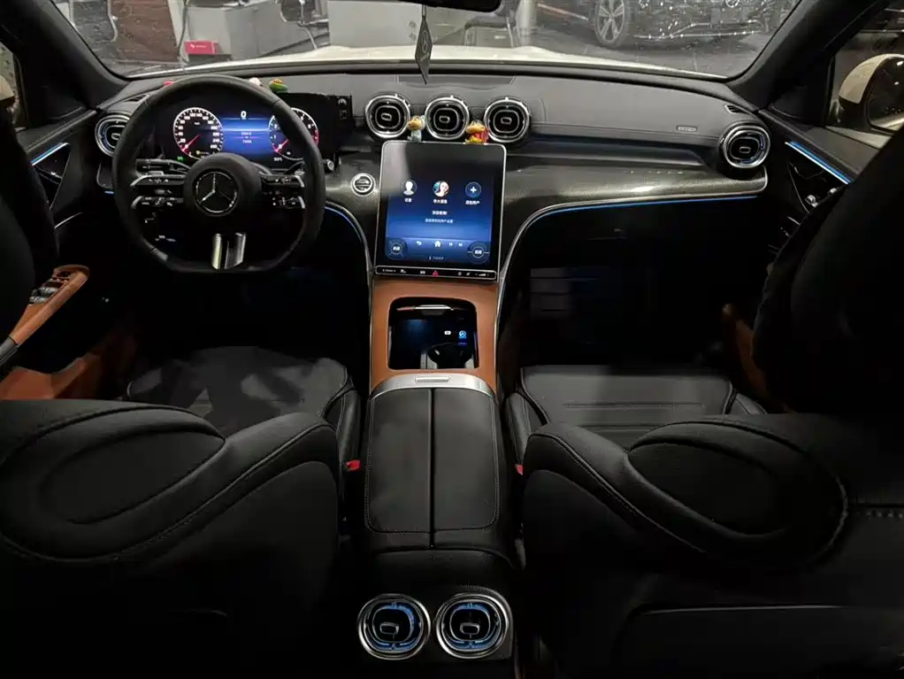 Mercedes-Benz C-Class — миниатюра 17