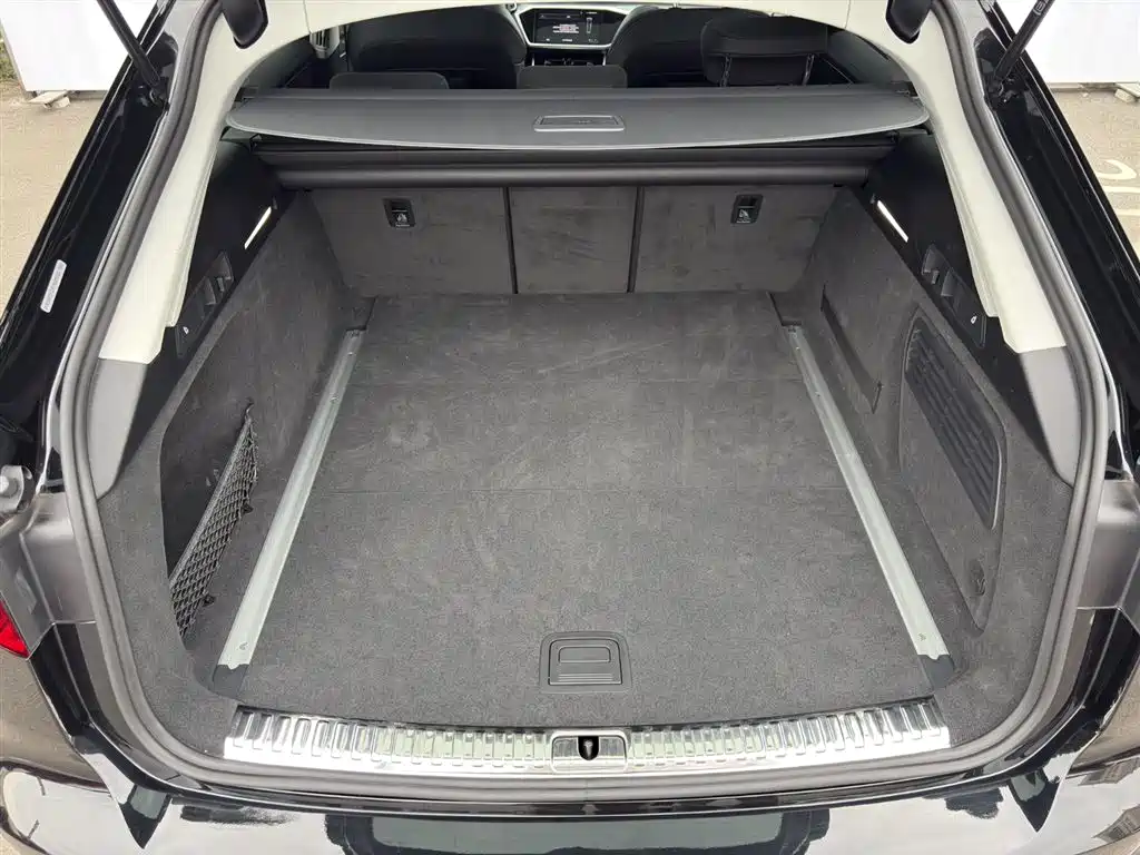 Audi A6 2023 Avant 45 TFSI