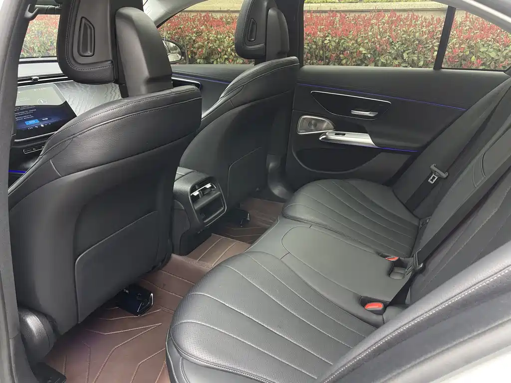 Mercedes-Benz E-Class (Import) — миниатюра 10