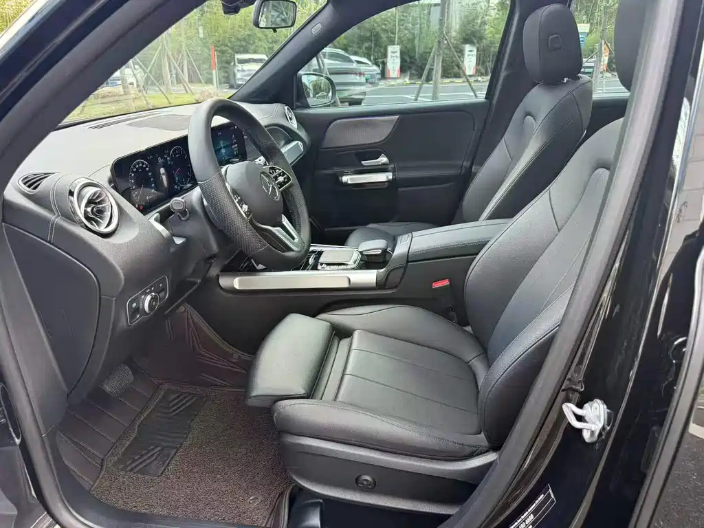 Mercedes-Benz GLB — миниатюра 6